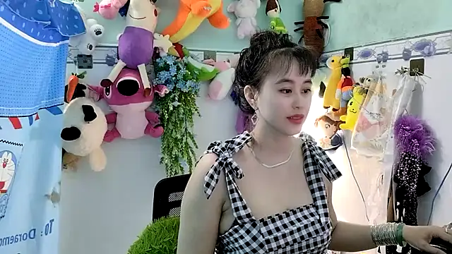 emgaixinhngoan online show from 11-23-25, 05:18