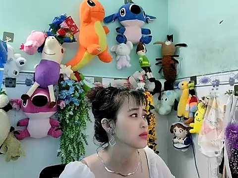 emgaixinhngoan online show from 11-24-25, 01:49