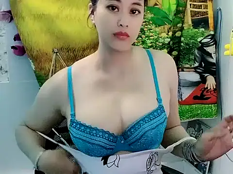 Snapshot of emgaixinhngoan chatting on 01-07-26, 01:57 emgaixinhngoan online show from 01-07-26, 01:57