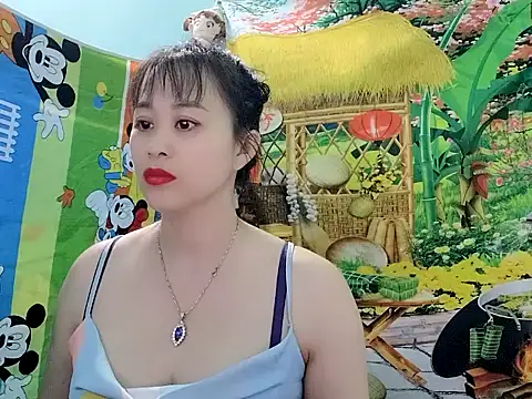 Snapshot of emgaixinhngoan chatting on 02-14-26, 02:03 emgaixinhngoan online show from 02-14-26, 02:03