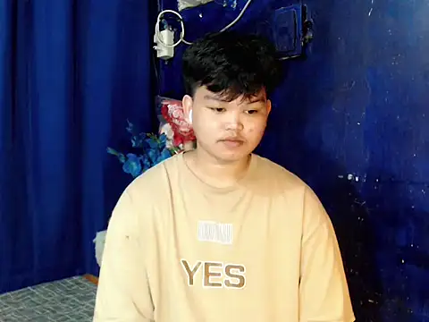 Reynelcock online show from 11-08-25, 04:51