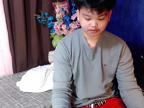 Snapshot of Reynelcock chatting on 04-25-26, 04:37 Reynelcock online show from 04-25-26, 04:37