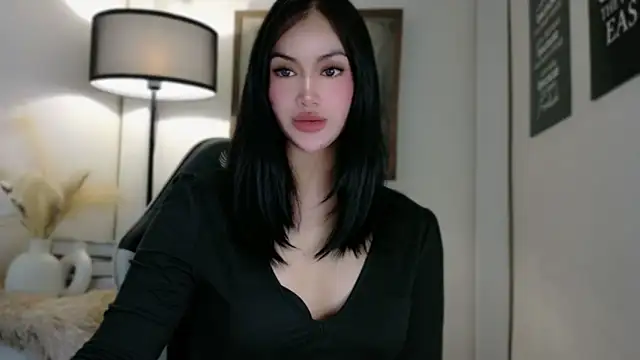 Snapshot of anna_lala7 chatting on 10-31-25, 02:01 anna lala7 online show from 10-31-25, 02:01