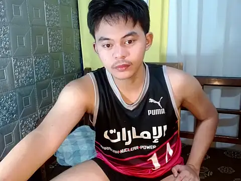 Snapshot of urguy_toshi chatting on 11-26-25, 05:30 urguy toshi online show from 11-26-25, 05:30