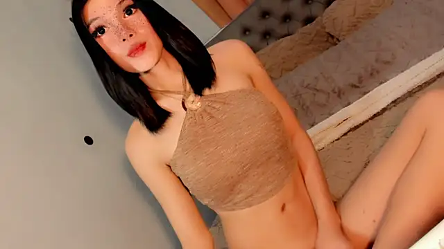 Snapshot of bella_enchantra chatting on 10-29-25, 02:47 bella enchantra online show from 10-29-25, 02:47