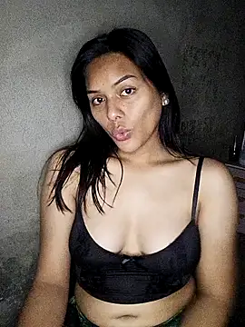 Snapshot of Wena_Larson88 chatting on 02-15-26, 03:31 Wena Larson88 online show from 02-15-26, 03:31