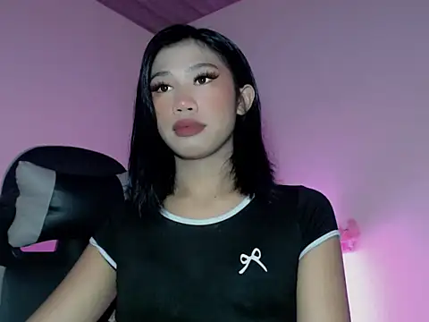 Snapshot of Maxine_Sucks chatting on 10-17-25, 11:02 Maxine Sucks online show from 10-17-25, 11:02