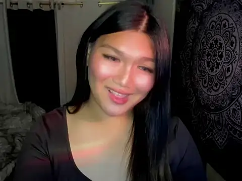 Snapshot of Lou_heart chatting on 01-14-26, 04:45 Lou heart online show from 01-14-26, 04:45