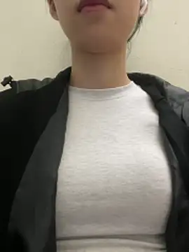 meomeo2k6 online show from 02-11-26, 03:17