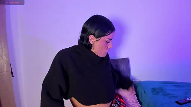 Snapshot of Shophie_thoopson chatting on 01-17-26, 05:56 Shophie thoopson online show from 01-17-26, 05:56