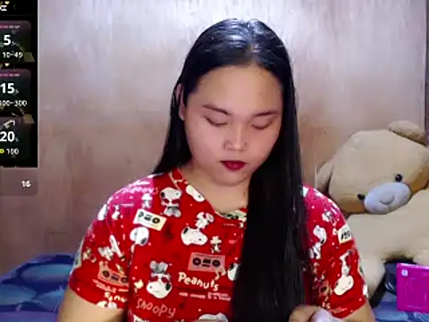 Snapshot of _Lylia chatting on 06-04-26, 01:39 Lylia online show from 06-04-26, 01:39