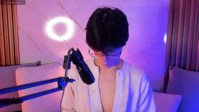 Snapshot of luixdust_ chatting on 09-28-25, 04:07 luixdust online show from 09-28-25, 04:07