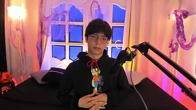 Snapshot of luixdust_ chatting on 10-10-25, 06:01 luixdust online show from 10-10-25, 06:01