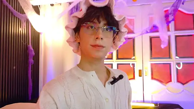 Snapshot of luixdust_ chatting on 10-20-25, 06:25 luixdust online show from 10-20-25, 06:25