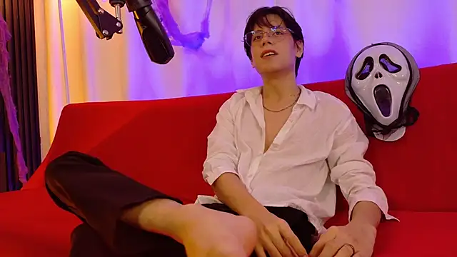 Snapshot of luixdust_ chatting on 10-24-25, 06:21 luixdust online show from 10-24-25, 06:21