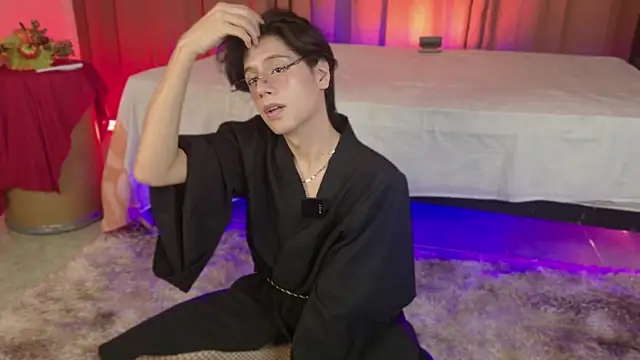 Snapshot of luixdust_ chatting on 11-11-25, 05:51 luixdust online show from 11-11-25, 05:51