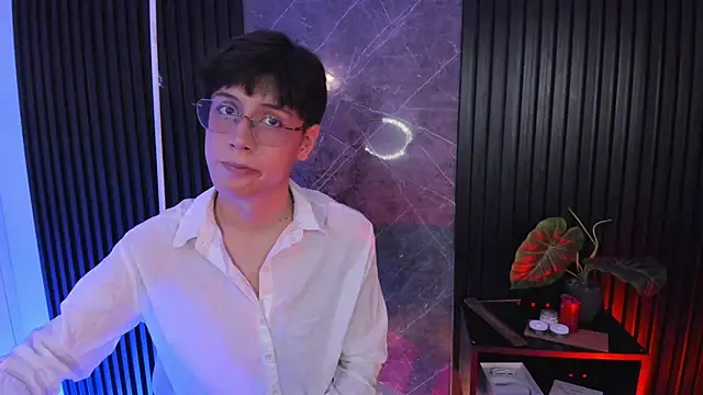 Snapshot of luixdust_ chatting on 11-27-25, 05:20 luixdust online show from 11-27-25, 05:20