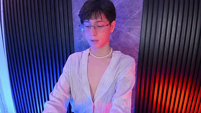 Snapshot of luixdust_ chatting on 12-04-25, 05:39 luixdust online show from 12-04-25, 05:39