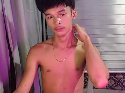 Snapshot of Daqt_15 chatting on 12-16-25, 04:12 Daqt 15 online show from 12-16-25, 04:12