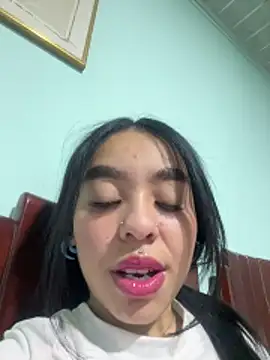 Snapshot of Xiiki chatting on 05-10-26, 02:06 Xiiki online show from 05-10-26, 02:06