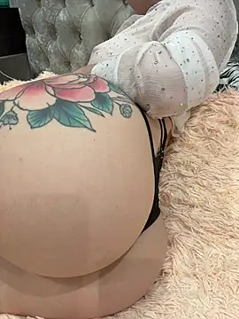 Snapshot of Umka-29 chatting on 12-22-25, 08:00 Umka-29 online show from 12-22-25, 08:00