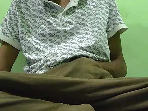 Snapshot of rockyy23boy chatting on 09-17-25, 04:08 rockyy23boy online show from 09-17-25, 04:08