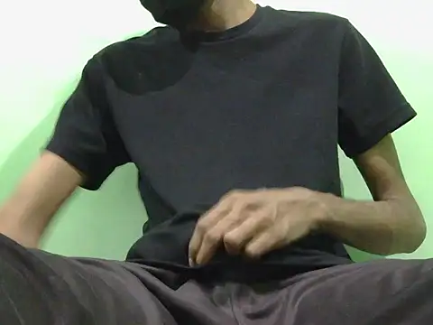 Snapshot of rockyy23boy chatting on 09-29-25, 05:29 rockyy23boy online show from 09-29-25, 05:29