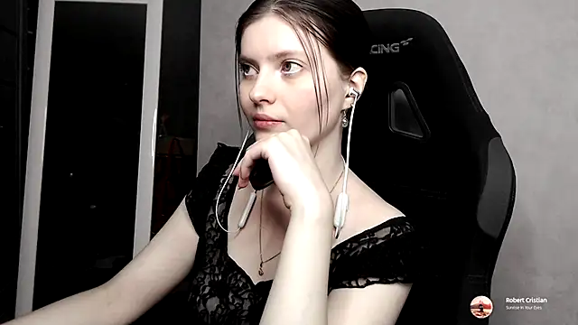 cute elfy  online show from 09-18-25, 04:42