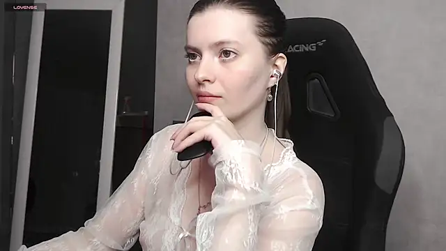 cute elfy  online show from 09-28-25, 04:45