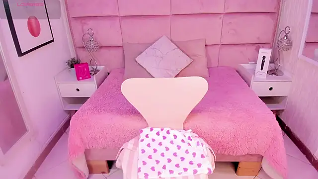 Janah Myers online show from 11-12-25, 01:33