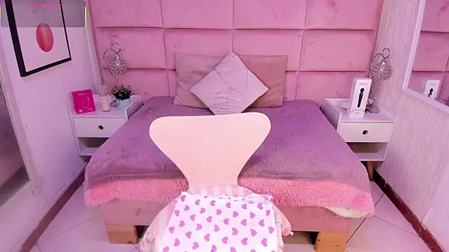 Janah Myers online show from 11-25-25, 12:38