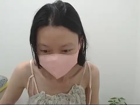 Snapshot of AlinaBaby_x chatting on 10-02-25, 12:28 AlinaBaby x online show from 10-02-25, 12:28