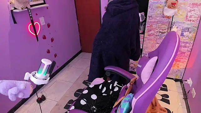 Vero Osb  online show from 09-12-25, 12:11