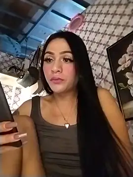 Snapshot of enoria1992 chatting on 06-19-26, 02:43 enoria1992 online show from 06-19-26, 02:43