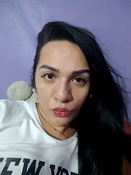 Snapshot of enoria1992 chatting on 07-10-26, 03:33 enoria1992 online show from 07-10-26, 03:33