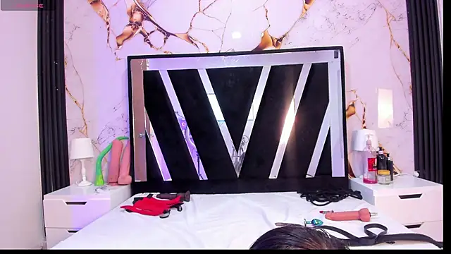 Wonderkloe  online show from 07-18-26, 08:12