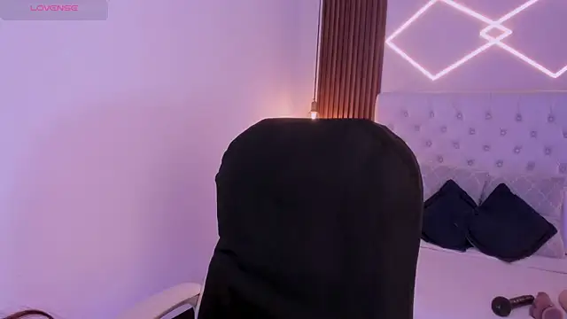 Miiaa jones online show from 04-10-26, 06:01