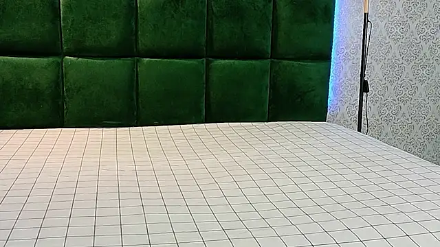 BeccaReedd online show from 12-16-25, 03:33