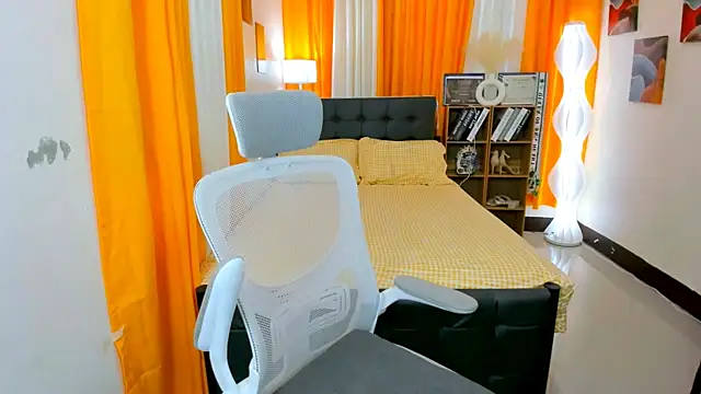 hotjessieempress online show from 04-21-26, 10:01