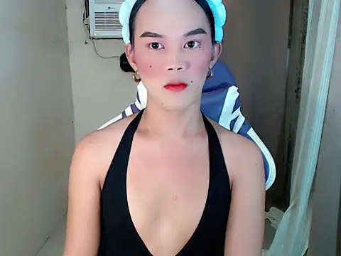 Snapshot of Ur_Goddes_Barbie chatting on 07-10-26, 08:11 Ur Goddes Barbie online show from 07-10-26, 08:11