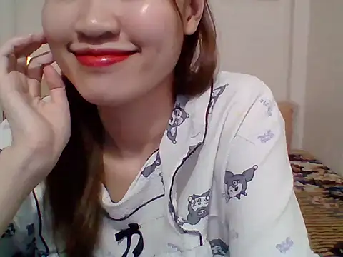 Snapshot of __Donna__ chatting on 10-25-25, 02:13 Donna online show from 10-25-25, 02:13