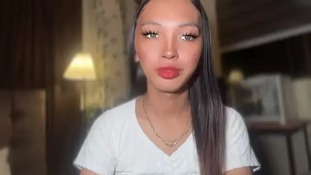 Snapshot of Simi_Ipit chatting on 11-22-25, 02:49 Simi Ipit online show from 11-22-25, 02:49