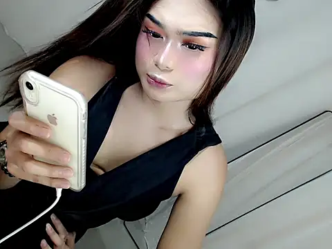 Snapshot of itsmekianna chatting on 10-11-25, 03:43 itsmekianna online show from 10-11-25, 03:43