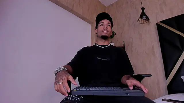 Thiagoferreti online show from 10-21-25, 07:14