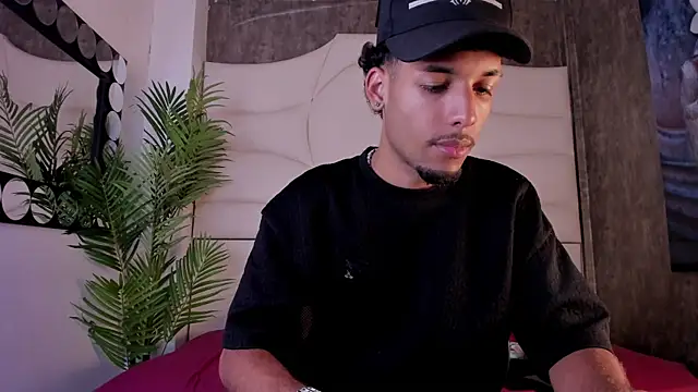 Thiagoferreti online show from 11-12-25, 07:46