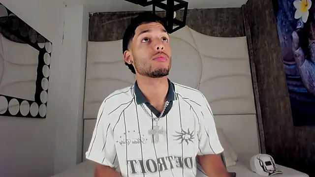 Snapshot of Thiagoferreti chatting on 01-14-26, 03:34 Thiagoferreti online show from 01-14-26, 03:34