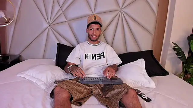 Snapshot of Thiagoferreti chatting on 01-19-26, 03:10 Thiagoferreti online show from 01-19-26, 03:10