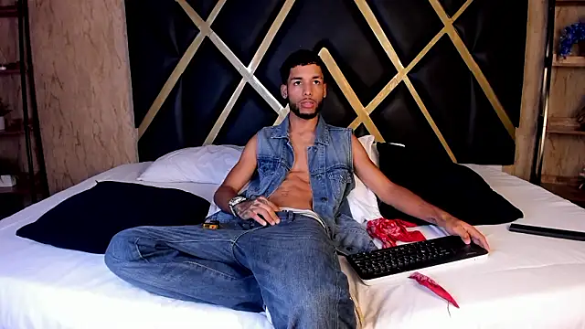 Snapshot of Thiagoferreti chatting on 02-03-26, 01:26 Thiagoferreti online show from 02-03-26, 01:26