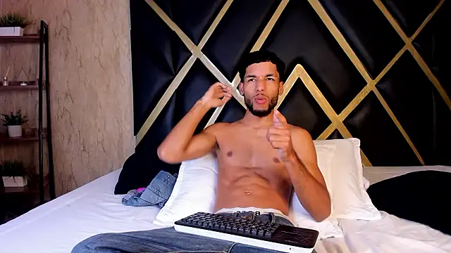 Snapshot of Thiagoferreti chatting on 02-03-26, 06:40 Thiagoferreti online show from 02-03-26, 06:40