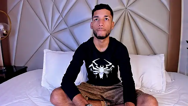 Snapshot of Thiagoferreti chatting on 02-06-26, 03:33 Thiagoferreti online show from 02-06-26, 03:33